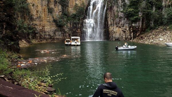 Siete muertos y 3 desaparecidos al caerse una enorme pared rocosa en Brasil