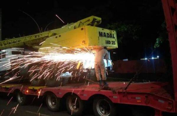 Crónica / Cachan 209 kilos del purete oculto en un camión grúa