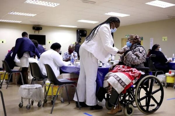 Un estudio sobre la variante Ómicron en Sudáfrica reveló un esperanzador escenario para el resto del mundo
