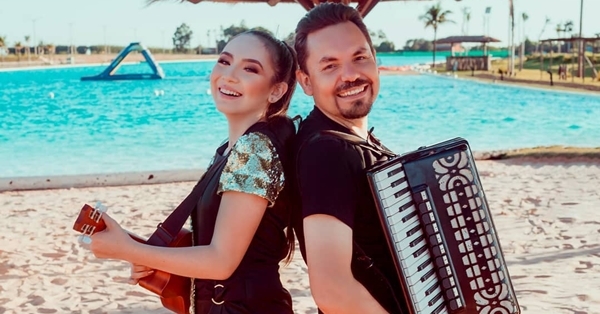 ¡Pura emoción! Cuando Jazmín “da la nota”, así lo celebra su padre
