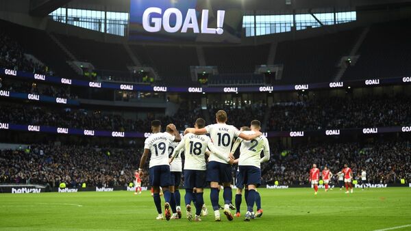 El Tottenham remonta y solventa su clasificación
