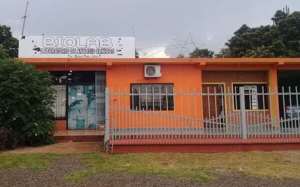 Crónica / ¡NI NEGATIVO NI POSITIVO! Iban gua'u a hisoparse y "vaciaron" laboratorio