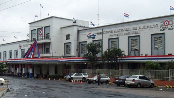Aduanas registra récord histórico de recaudación en 2021