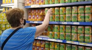 Gobierno argentino aumentará precios de 1.321 productos básicos de la canasta familiar