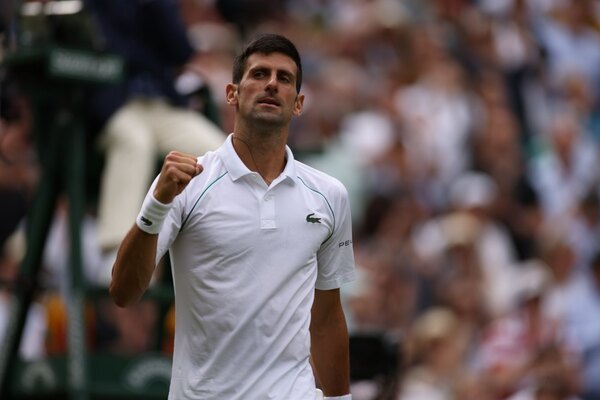 Djokovic gana una primera batalla judicial y podría disputar el Grand Slam