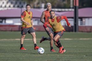 Piris da Motta y la despedida de sus compañeros del Flamengo - Cerro Porteño - ABC Color
