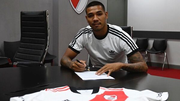 River Plate renueva con el paraguayo David Martínez
