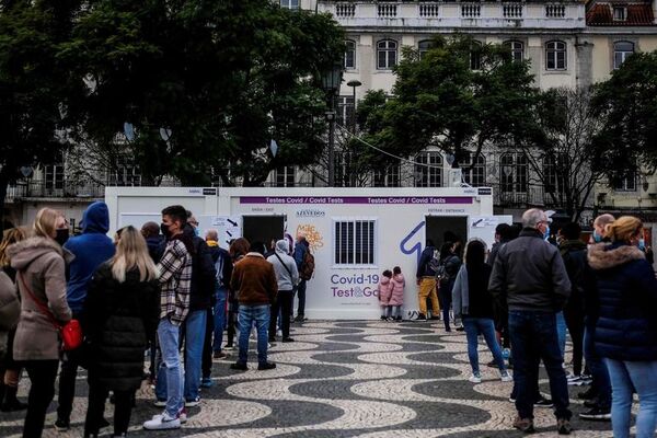 Los niños portugueses vuelven a clase con nuevas normas, vacunación y test - Mundo - ABC Color