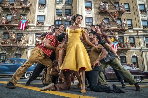 “El poder del perro” y “Amor sin barreras” ganan los principales Globos de Oro