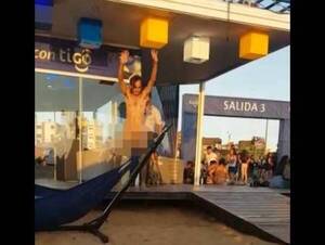 Crónica / [VIDEO] "Adán" bailó en playa de Encarnación