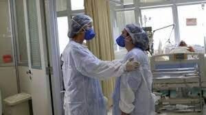 Cuadriplicaron los contagios y aumentaron las bajas por enfermedad del personal de salud en Brasil