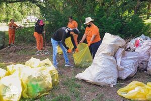 Parque Área 8 se convirtió en un minivertedero - La Clave