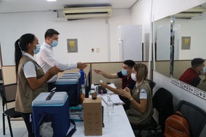 Inicia campaña de vacunación en comercios multitiendas de Asunción y cuatro departamentos - .::Agencia IP::.
