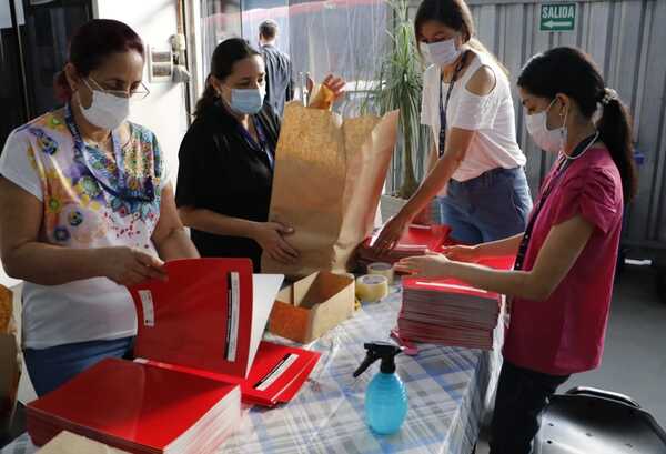 Partieron al Chaco los primeros camiones con kits escolares - Megacadena — Últimas Noticias de Paraguay