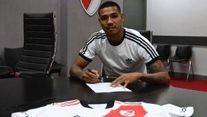 River Plate renueva con el paraguayo David Martínez