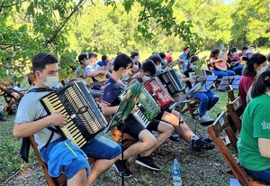 Convocan a sinfonía solidaria con rifa social Sonidos de la Tierra, destinada a escuelas comunitarias de música – La Mira Digital