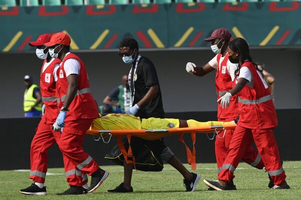 Tres periodistas argelinos agredidos con arma blanca en la Copa de África