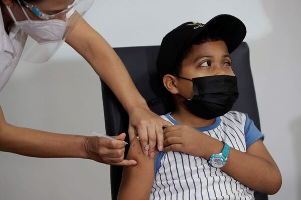 Lote de 1.500.000 vacunas pediátricas Pfizer llegaría en febrero, anunciaron - Nacionales - ABC Color