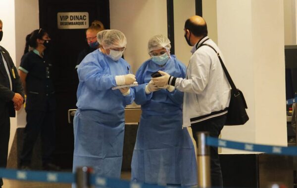 Actualizan exigencias sanitarias para viajeros: Certificado anticovid ya es obligatorio - La Clave