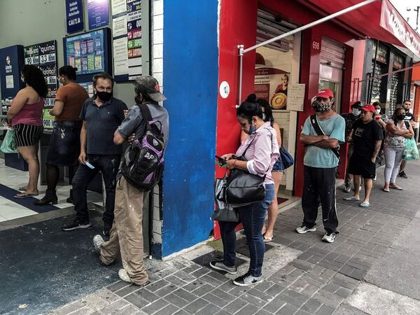 Brasil, ante la ómicron: ola de casos, vuelos cancelados y filas para un test - Mundo - ABC Color
