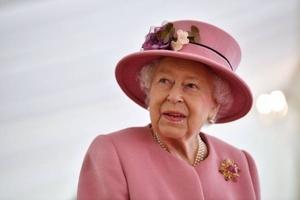 Diario HOY | Desfiles, conciertos y concurso de postres para los 70 años de reinado de Isabel II
