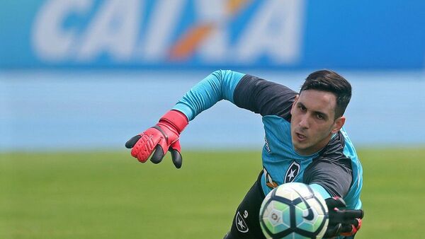 Gatito Fernández da positivo al covid-19 en Brasil