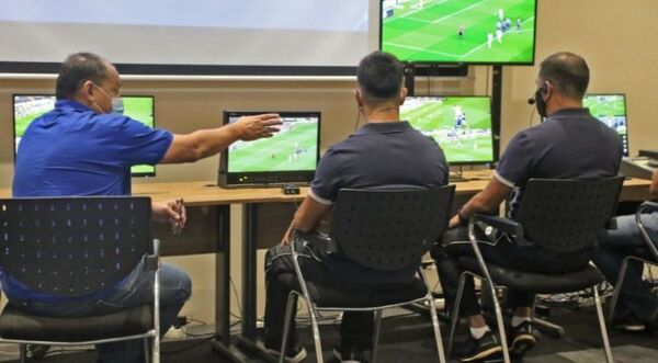 APF inicia capacitación VAR a árbitros