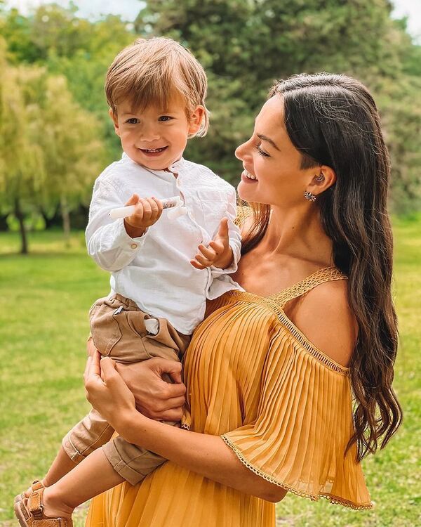 Nicole Huber ya es madrina del pequeño Alejo - Gente - ABC Color