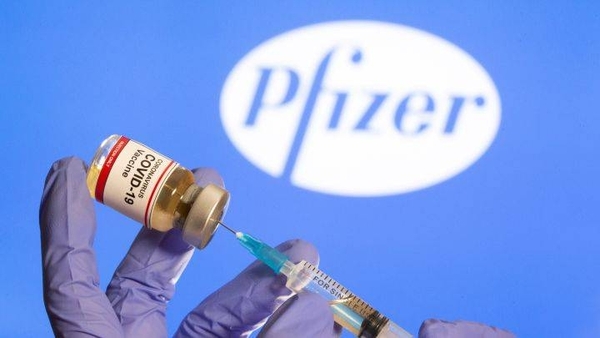 Diario HOY | Vacuna contra covid-19 adaptada al ómicron estará lista en marzo, dice jefe de Pfizer