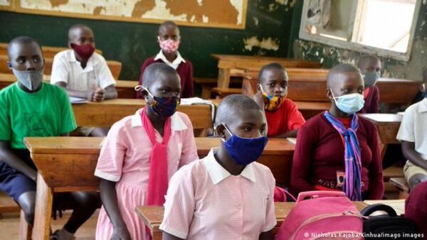 Uganda reabre escuelas tras casi dos años de cierre por Covid-19
