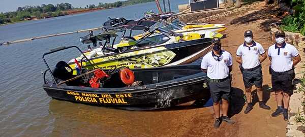 Policía fluvial controla seguridad de navegación en el río y los lagos - La Clave