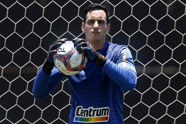 El dueño de un club de la Premier League, compra al Botafogo de 'Gatito' Fernández