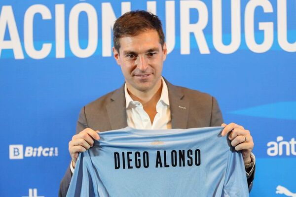 Alonso comienza camino como seleccionador de Uruguay entrenando a juveniles - Fútbol Internacional - ABC Color