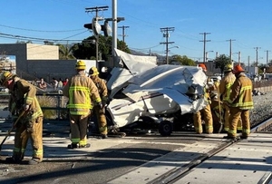 Diario HOY | Rescatan a piloto accidentado segundos antes del paso de un tren en EEUU