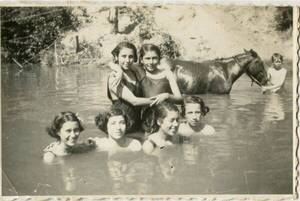 Crónica / [GALERÍA] Así iban al arroyo los paraguayos ¡a comienzos y mediados del siglo 20!