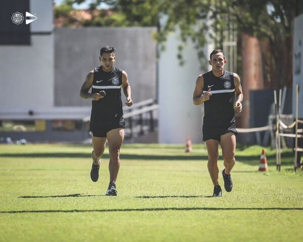 Santiago Vera y Willian Candia ya entrenan en Olimpia