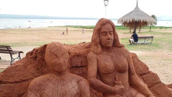 Destruyeron esculturas de Sirena y la Mujer Maravilla