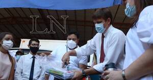 La Nación / El MEC inició entrega de kits escolares en el Chaco