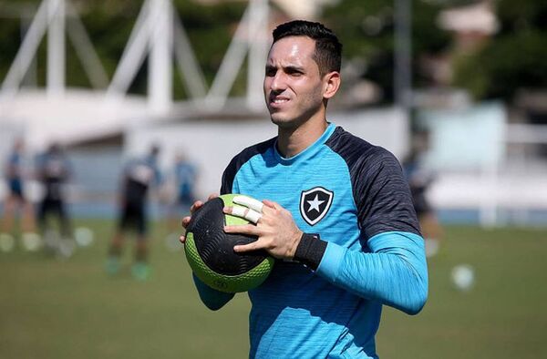 El “Gatito” Fernández tiene covid, pero “está bien” - Fútbol - ABC Color