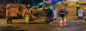Choque y vuelco deja tres bomberos heridos en Luque - Nacionales - ABC Color
