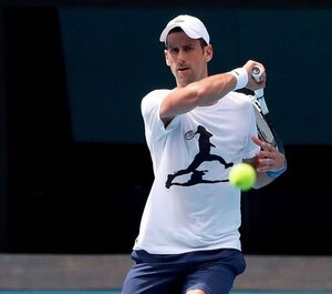 Djokovic completa su segunda sesión a la espera de Inmigración - El Independiente