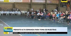 COVID: madrugan y forman largas filas para hacerse el hisopado - Nacionales - ABC Color