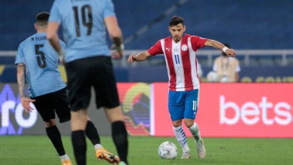 Paraguay vs Uruguay será arbitrado por Darío Herrera