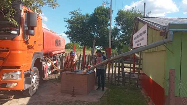 Distribuyen 60.000 litros de agua potable a comunidades de Presidente Hayes - Megacadena — Últimas Noticias de Paraguay