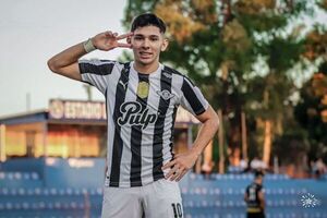 Pelotero regaló moto a su tío macatero