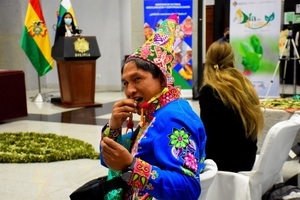 Bolivia anuncia una planta para producir dentífrico a partir de la hoja de coca - MarketData