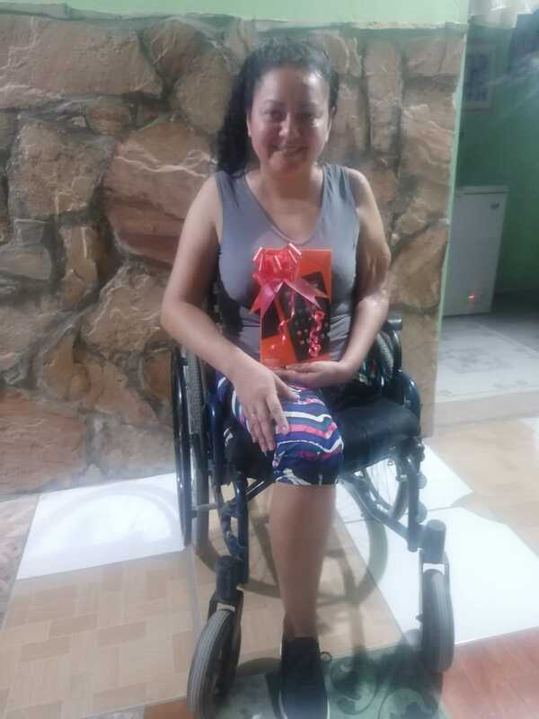 La feliz ganadora de la Tablet