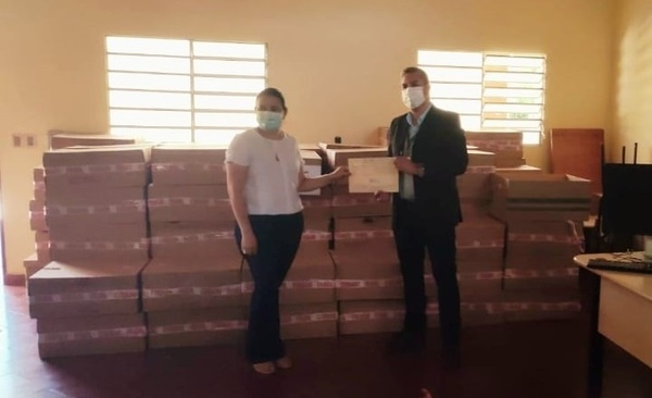 Itaipú donó importante lote de computadoras a Institución educativa de San José de los Arroyos - Noticiero Paraguay