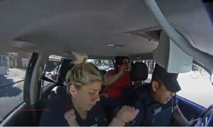 Oficial de policía argentina salvó a una beba al reanimarla con RCP - Mundo - ABC Color