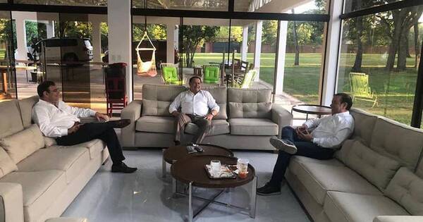 La Nación / Tras blanqueo de caseros, diputado Rivas aparece aliado con Velázquez